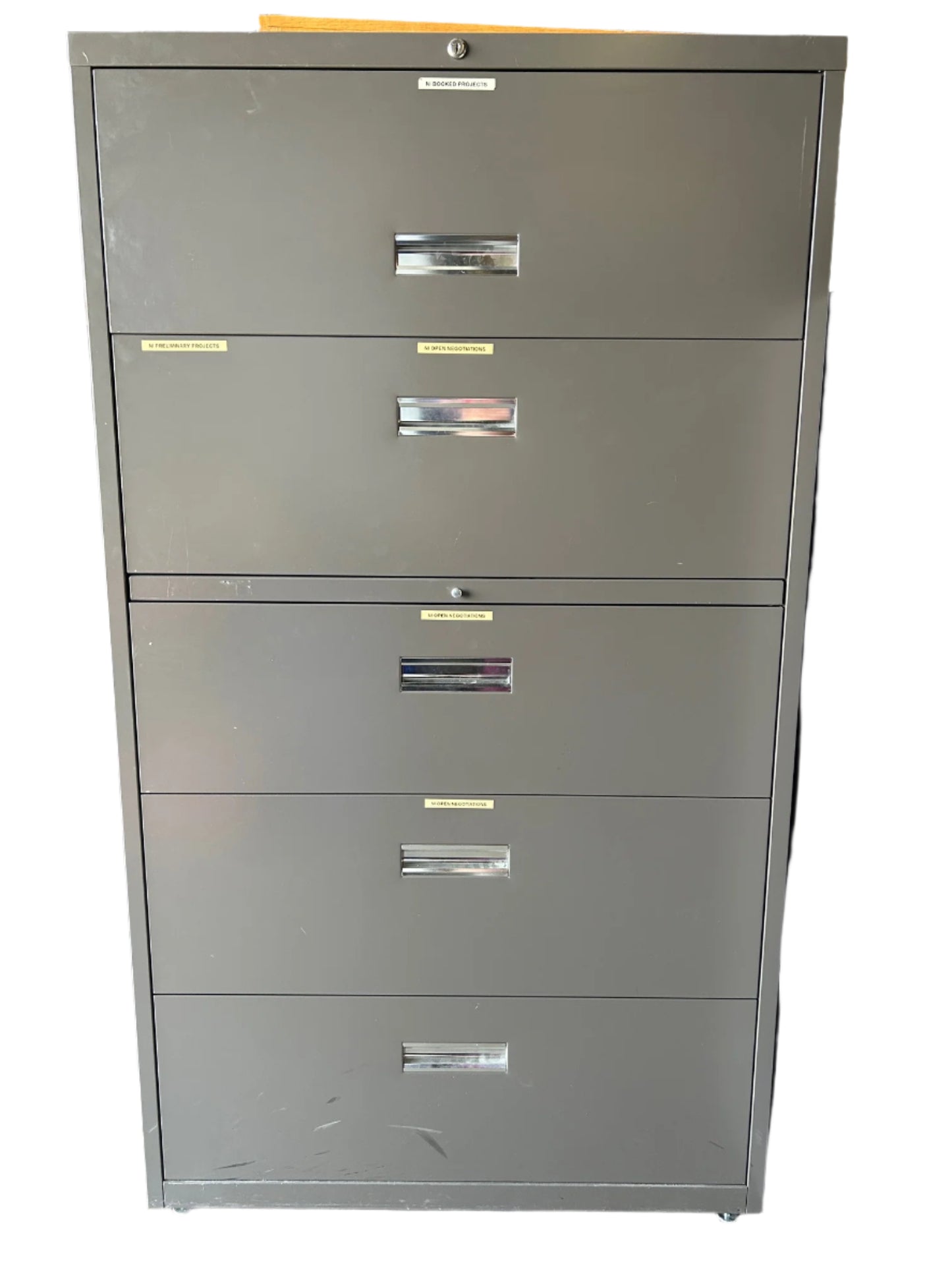 Lateral, 5 Drawer File Cabinet - metal