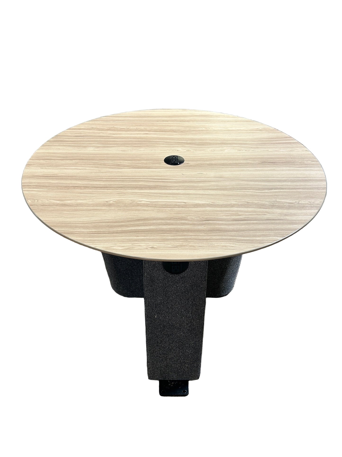 Table- 47" Round