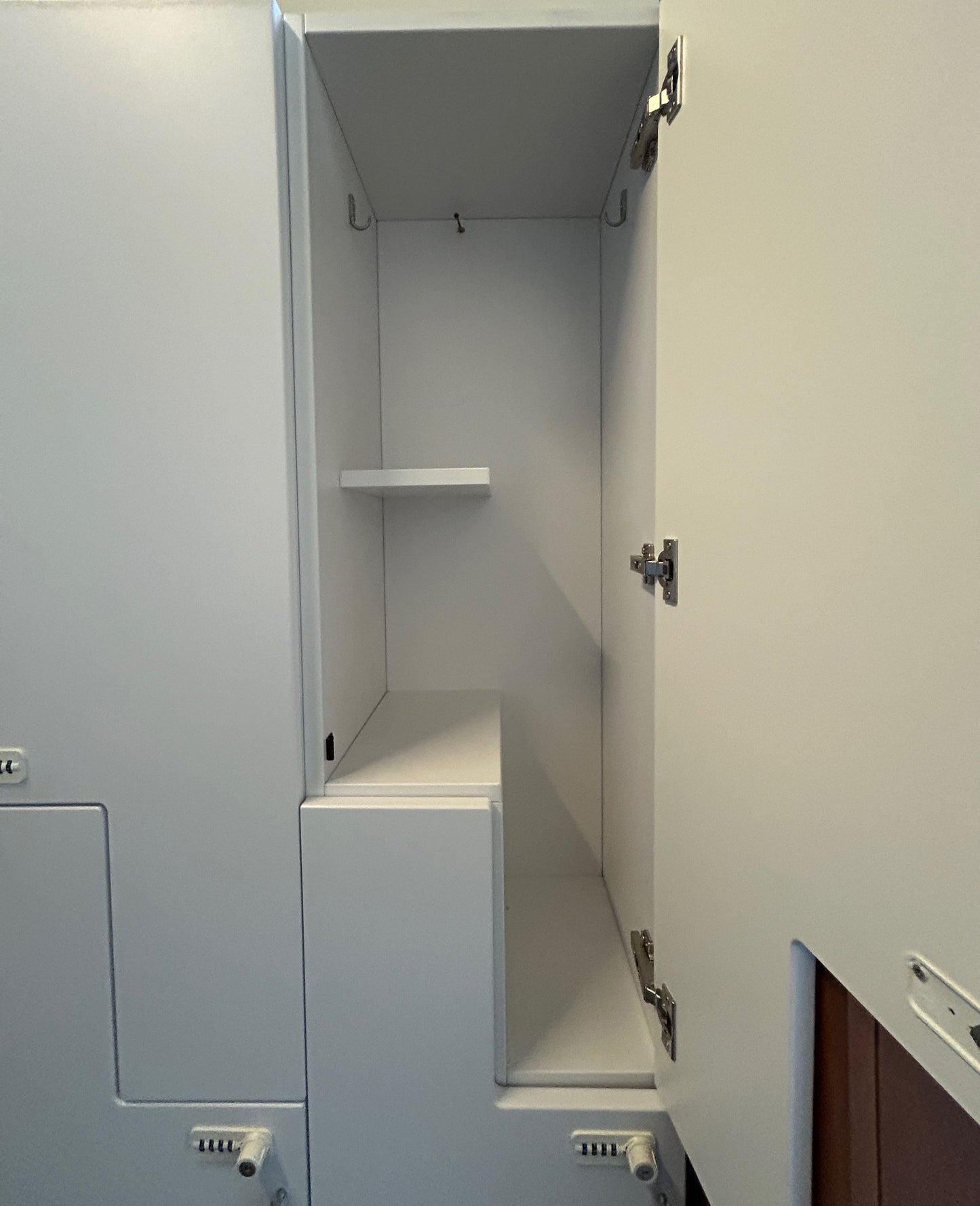 6 Door Lockers
