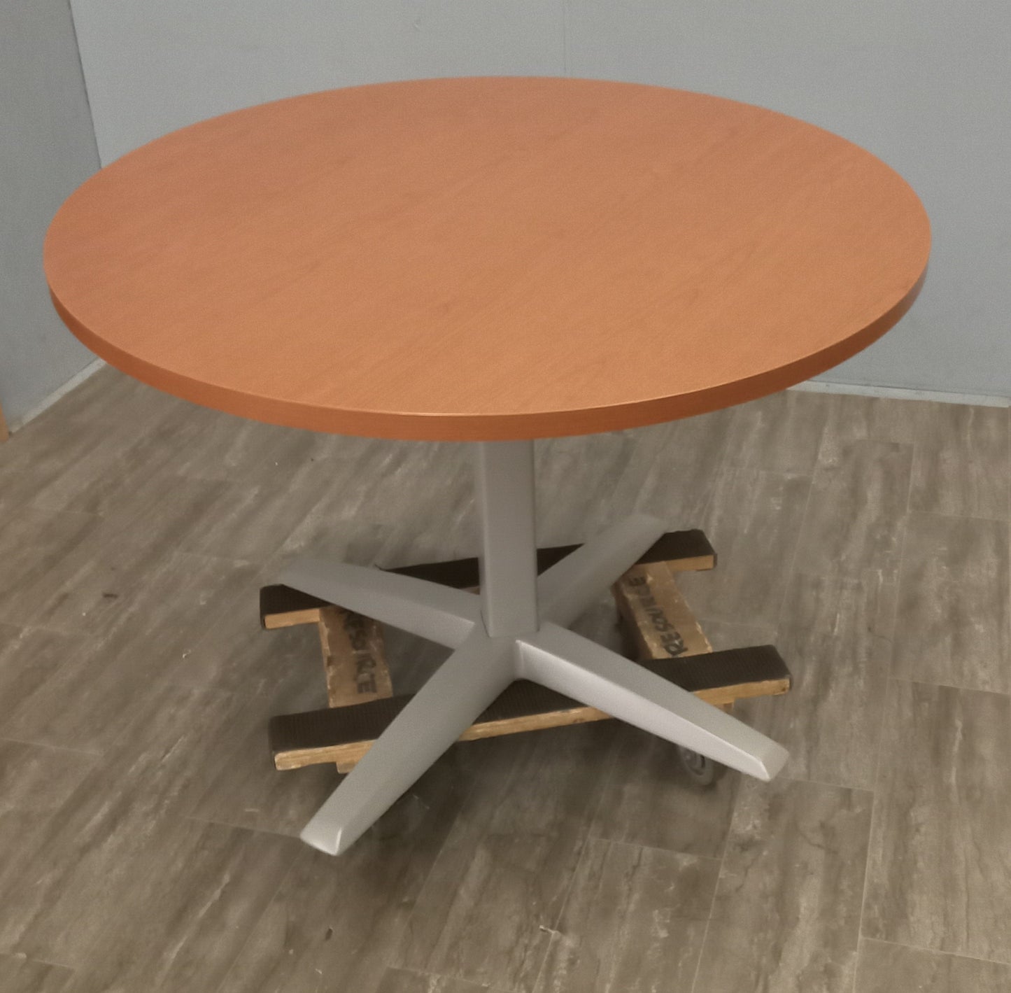 Table - 42" Round
