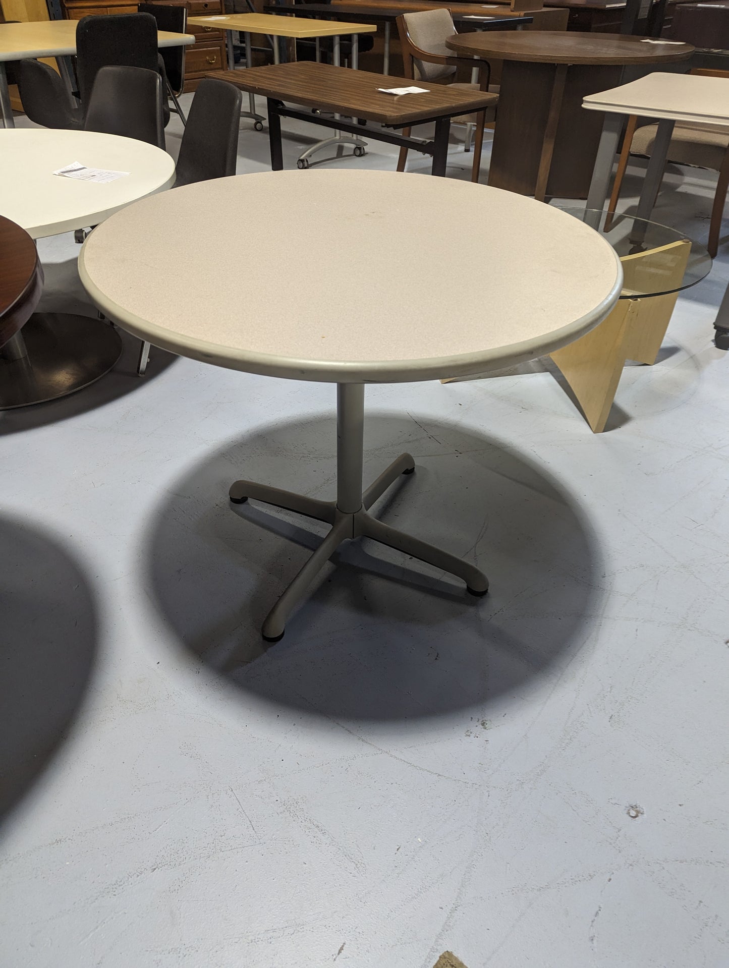 Table, 42" Round
